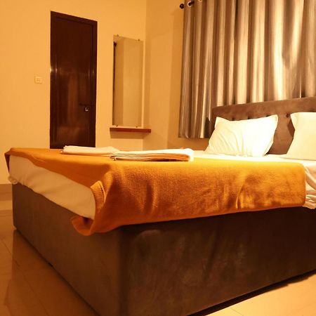Hotel Aradhya Inn Deralakatte Mangalore Esterno foto