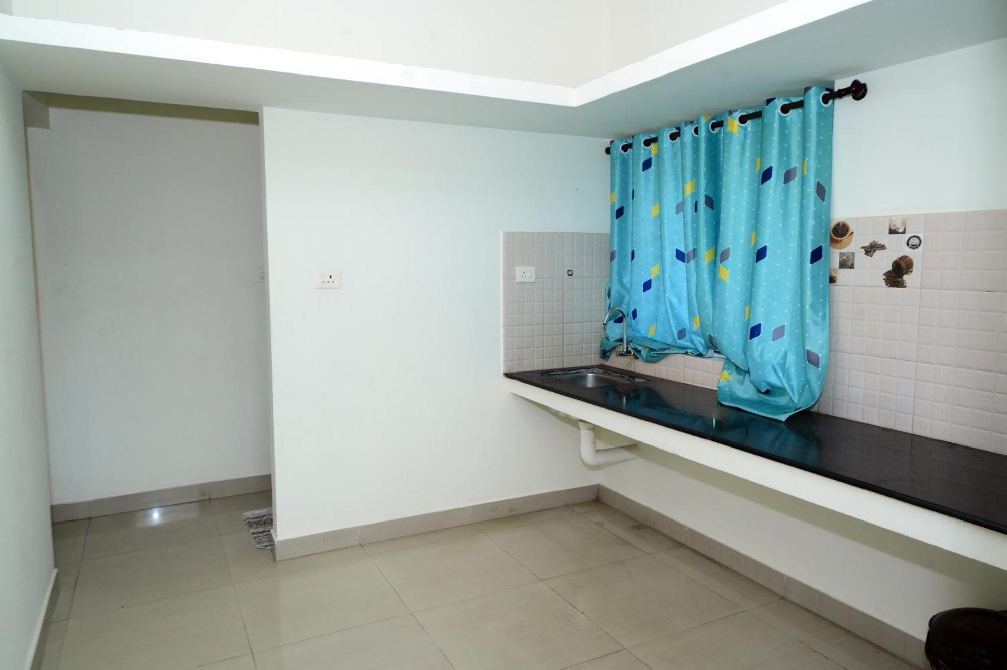 Hotel Aradhya Inn Deralakatte Mangalore Esterno foto