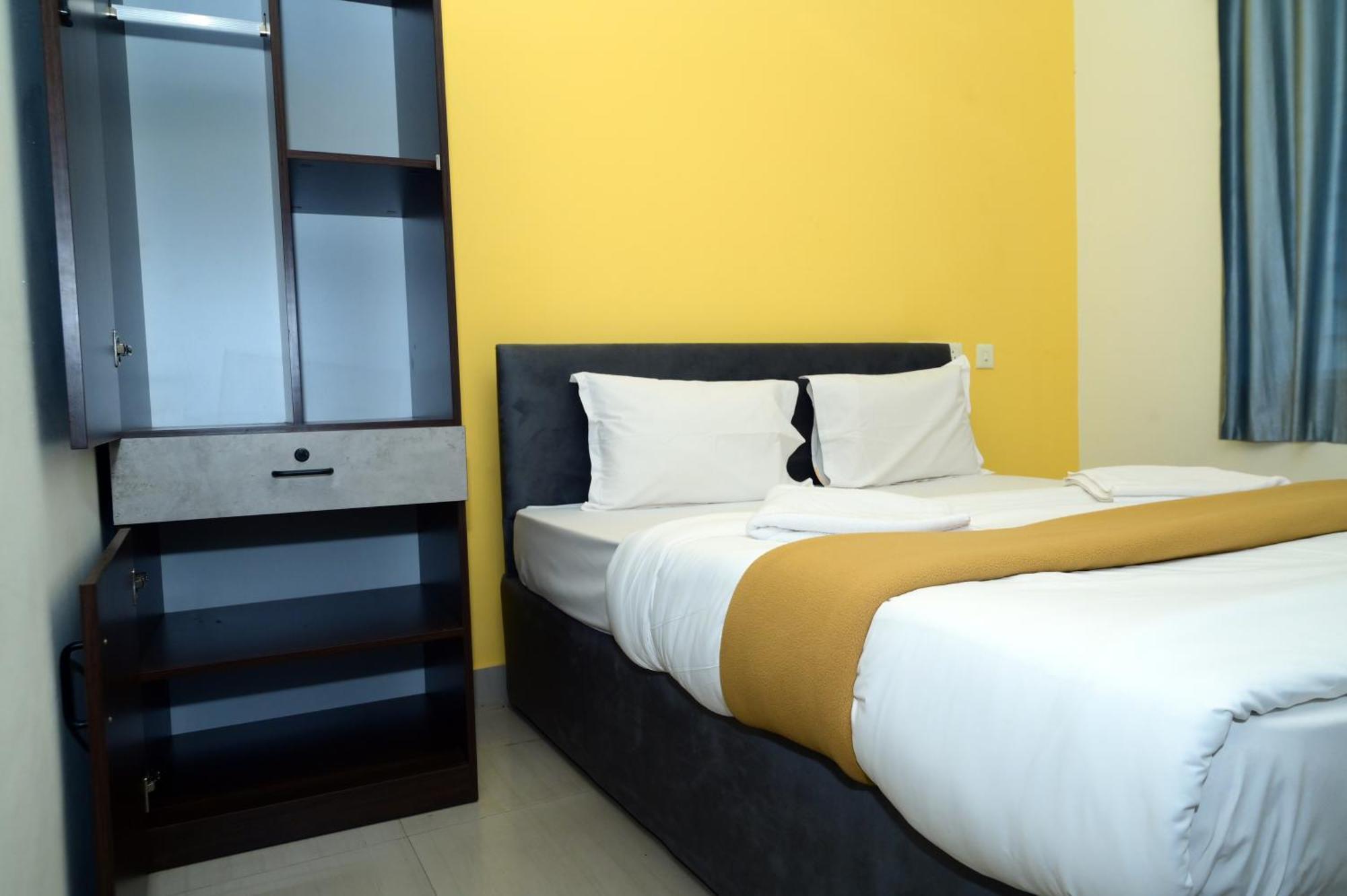 Hotel Aradhya Inn Deralakatte Mangalore Esterno foto