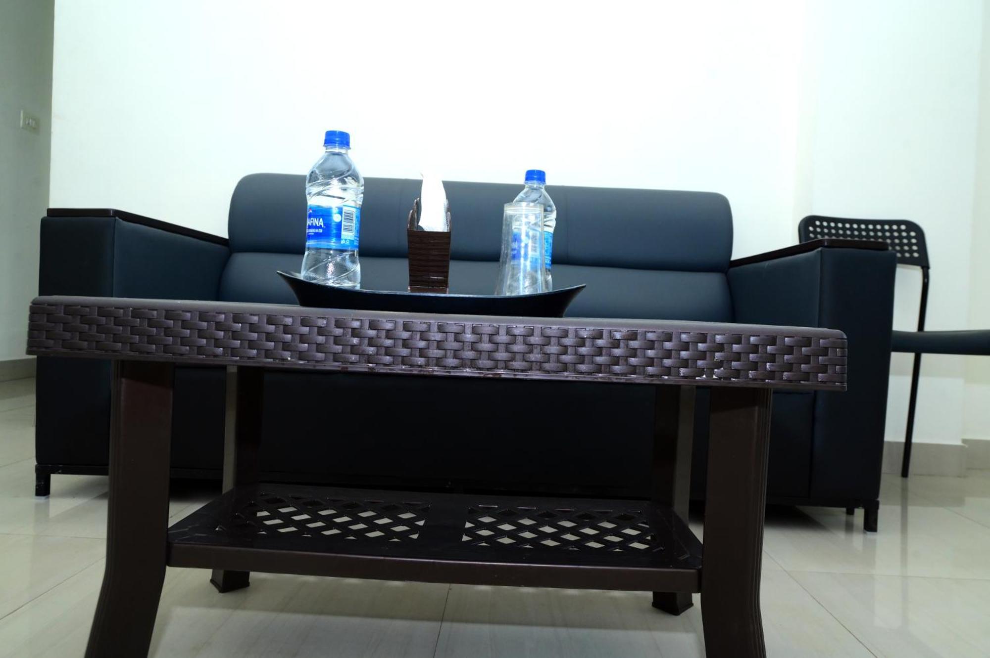 Hotel Aradhya Inn Deralakatte Mangalore Esterno foto