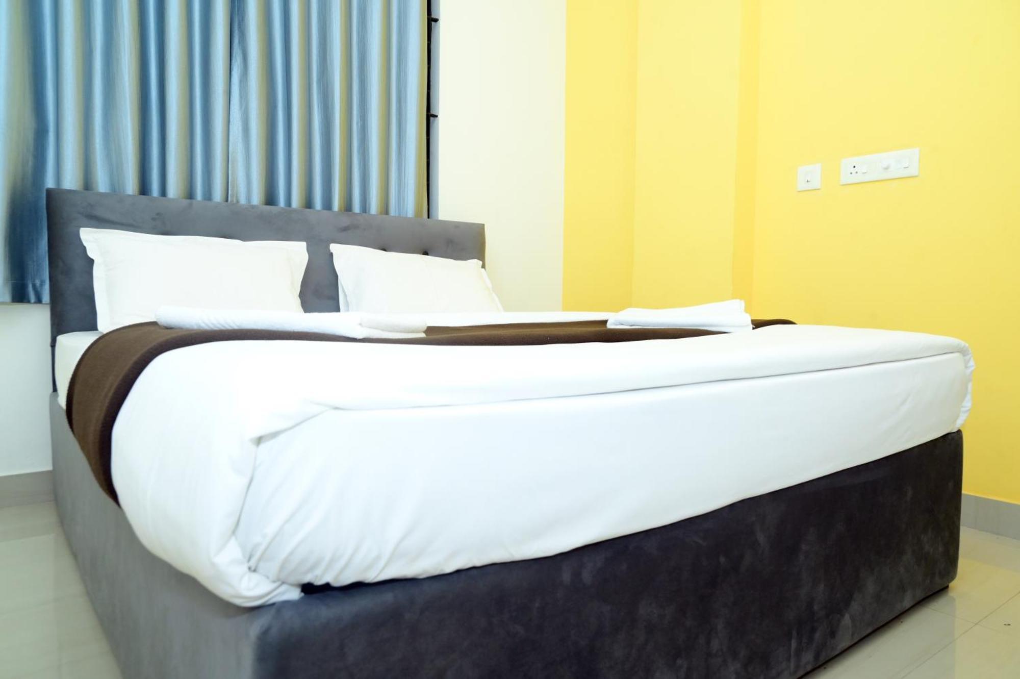 Hotel Aradhya Inn Deralakatte Mangalore Esterno foto