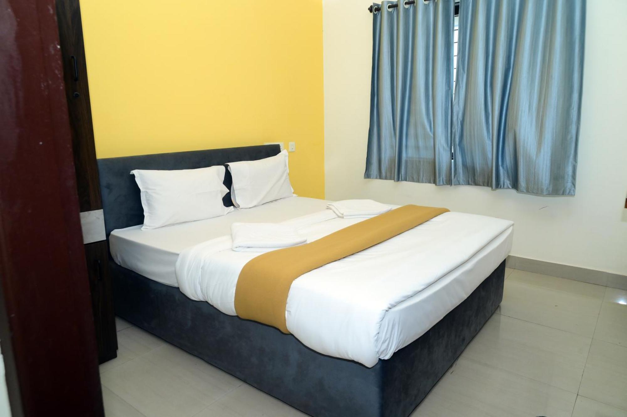 Hotel Aradhya Inn Deralakatte Mangalore Esterno foto