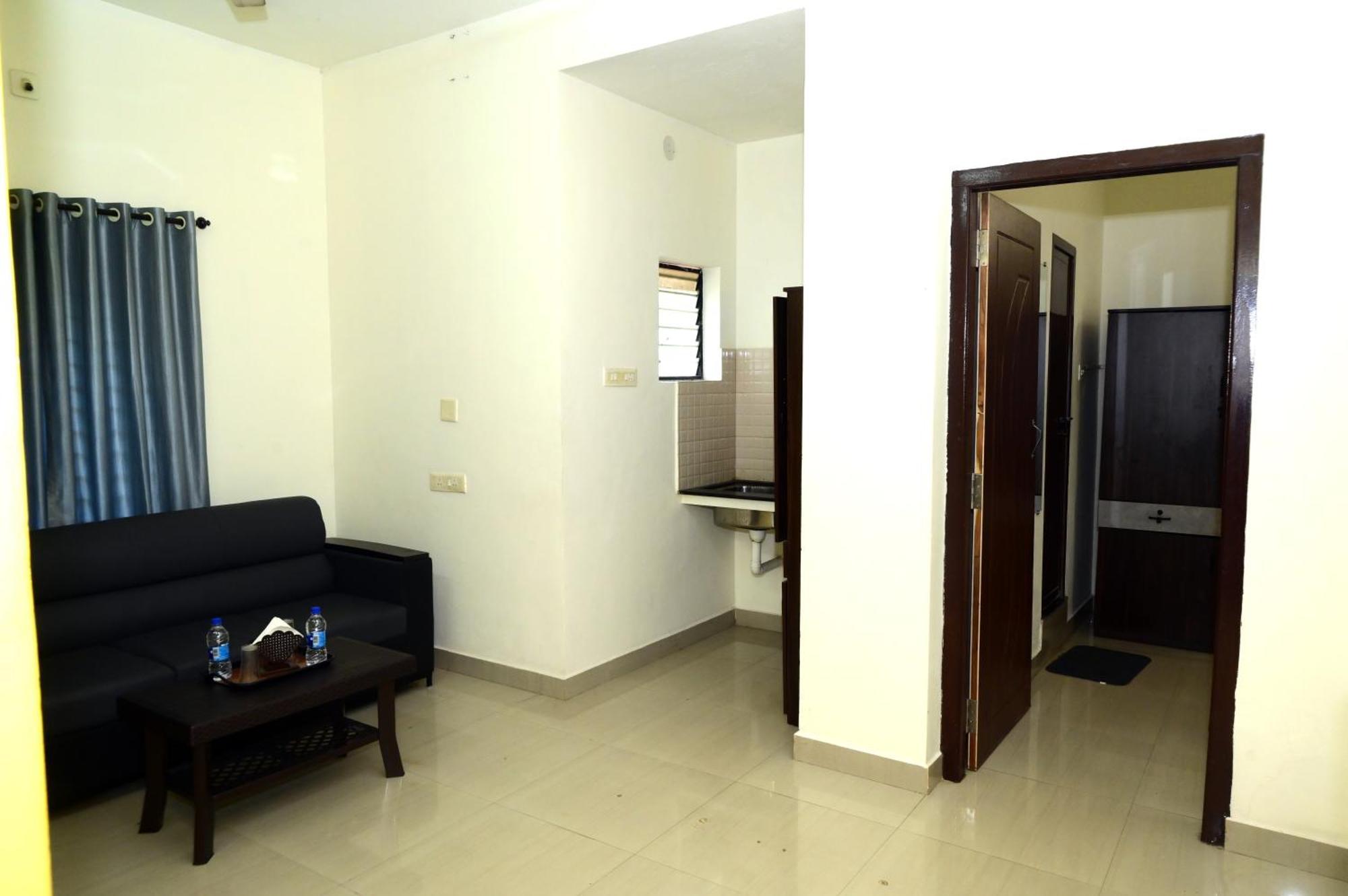 Hotel Aradhya Inn Deralakatte Mangalore Esterno foto