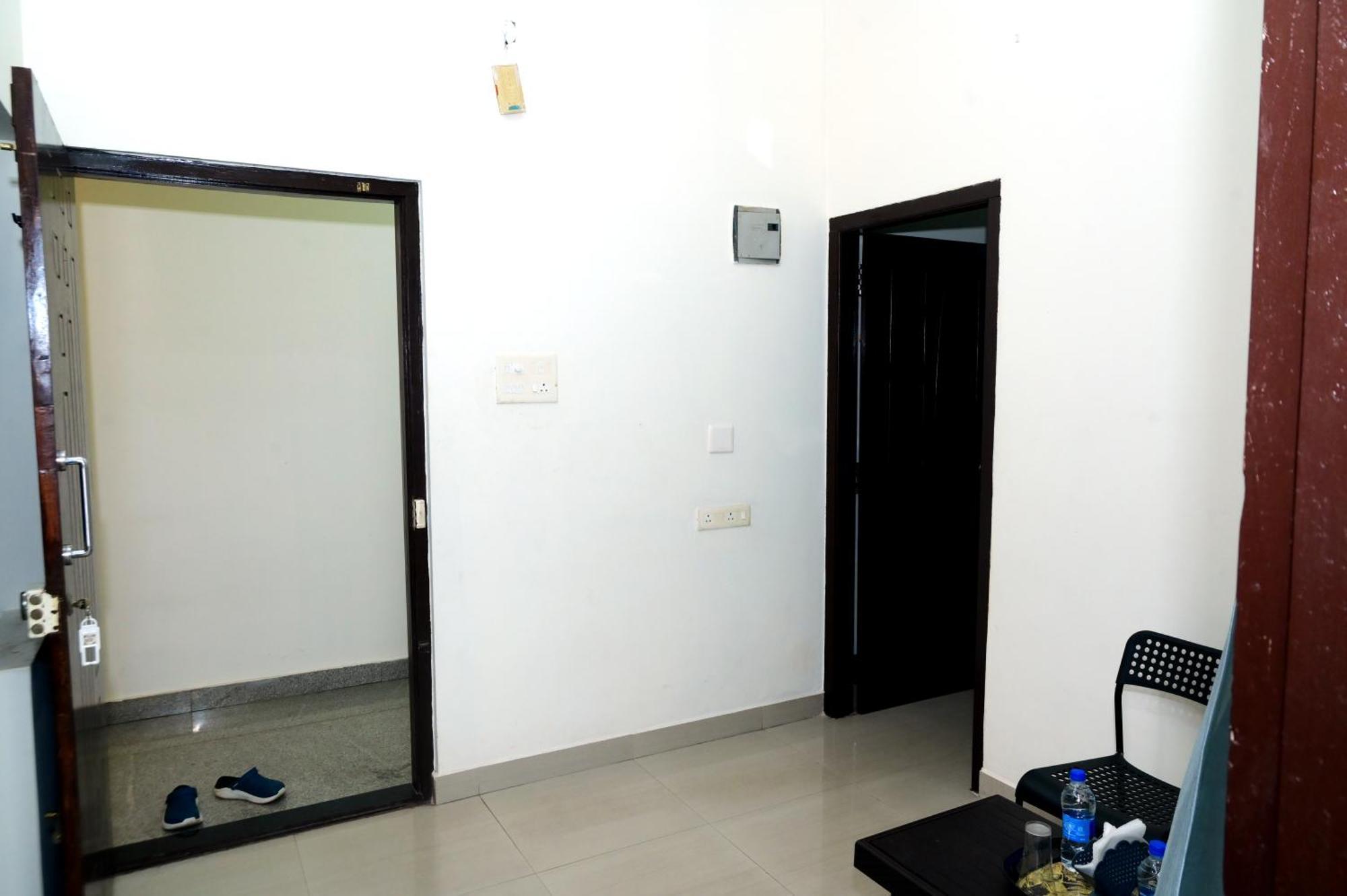 Hotel Aradhya Inn Deralakatte Mangalore Esterno foto