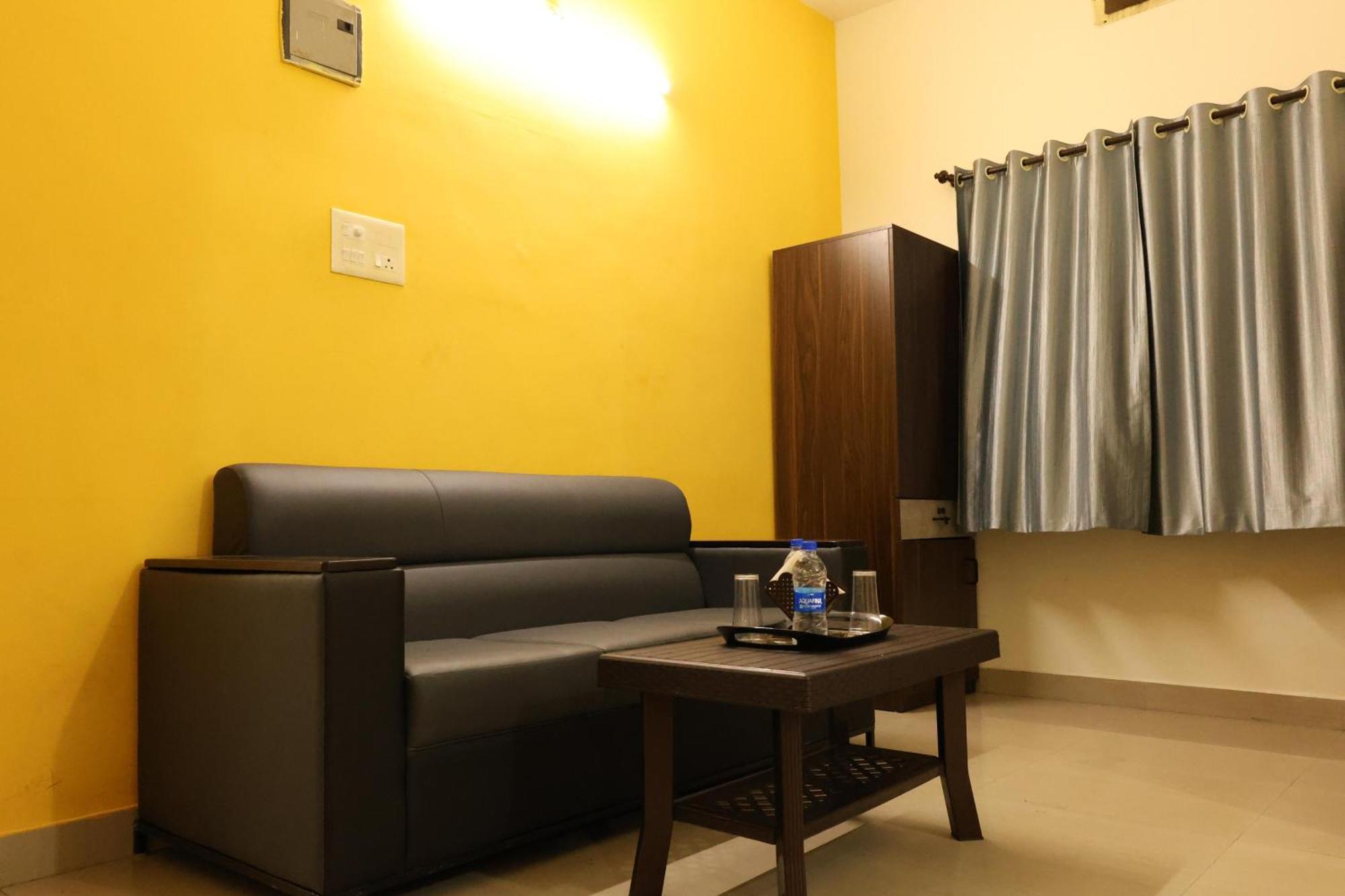 Hotel Aradhya Inn Deralakatte Mangalore Esterno foto