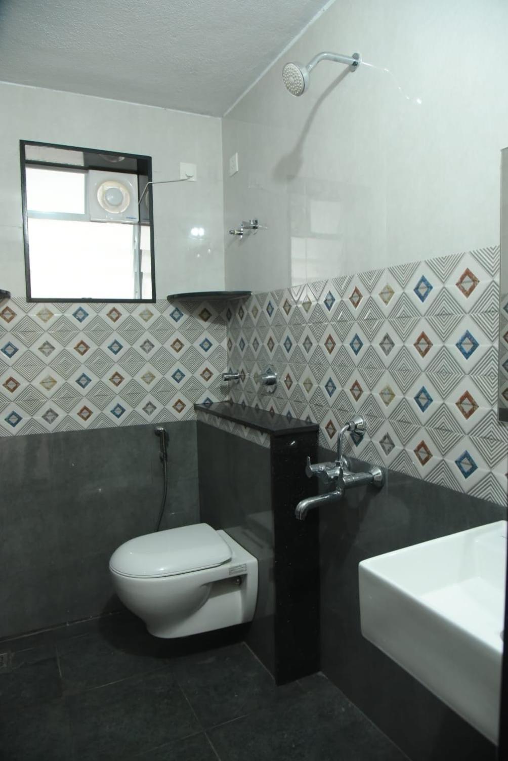 Hotel Aradhya Inn Deralakatte Mangalore Esterno foto