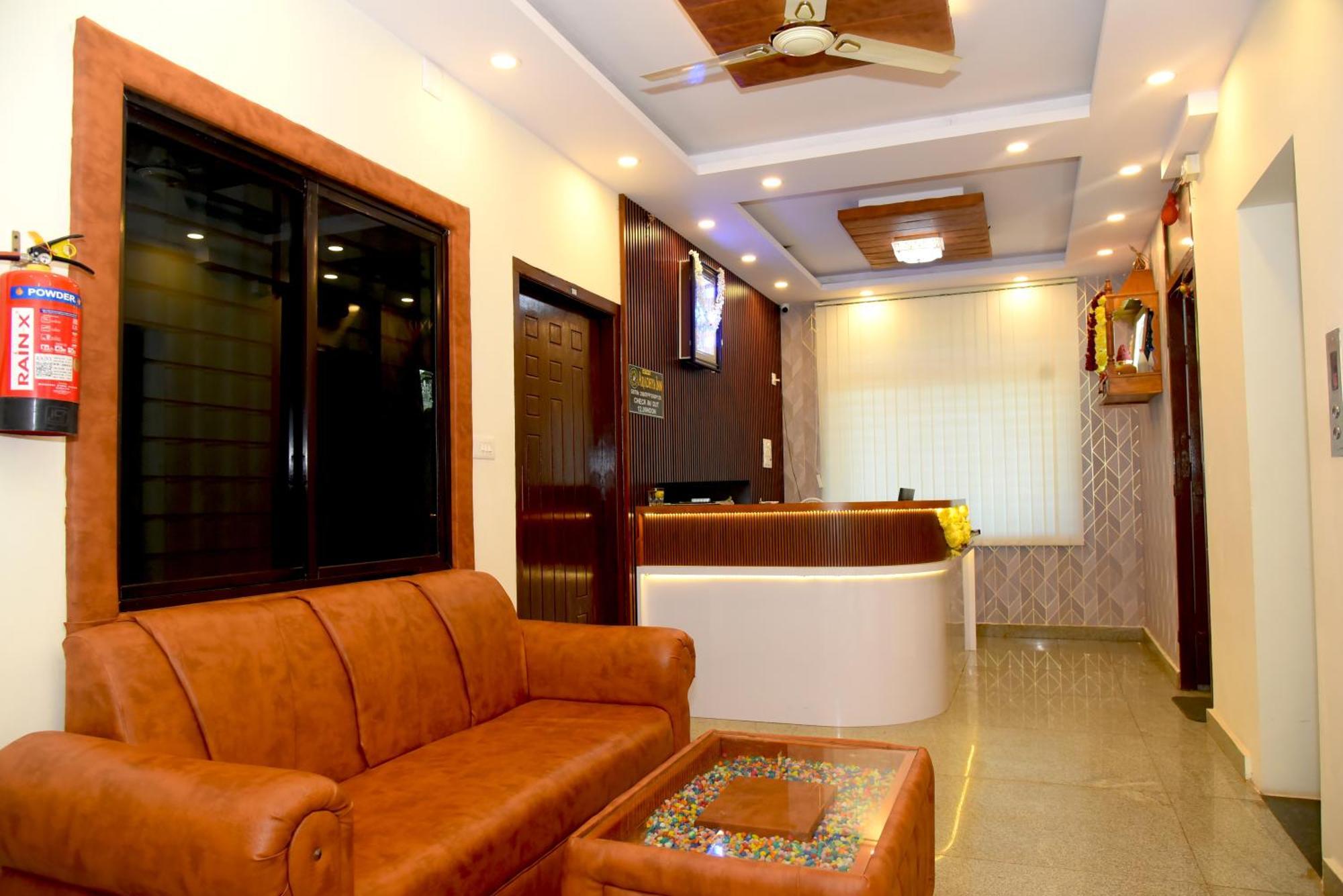 Hotel Aradhya Inn Deralakatte Mangalore Esterno foto